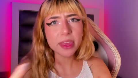 hellen__smith_ online show from March 30, 8:42 pm