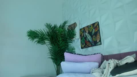 hellen     online show from February 9, 7:16 pm