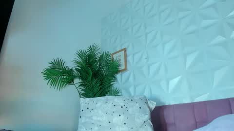 hellen     online show from October 7, 7:10 pm