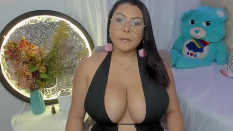 hellenamazing online show from March 2, 12:37 am