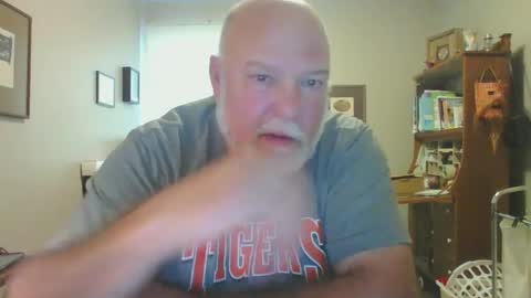 helloforfun111 online show from October 7, 8:05 pm