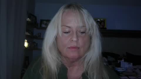 Hunnys Hive online show from October 1, 4:39 pm