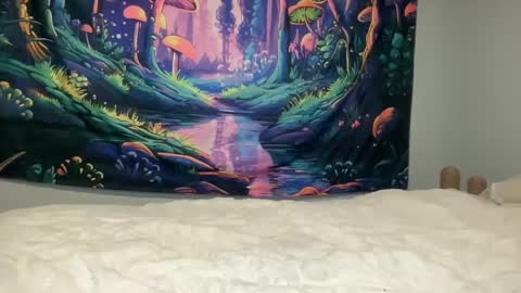 Snapshot of hellok1tty666 chatting on December 21, 3:14 am Luci online show from December 21, 3:14 am