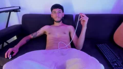 henrik_senn online show from November 14, 2:03 am