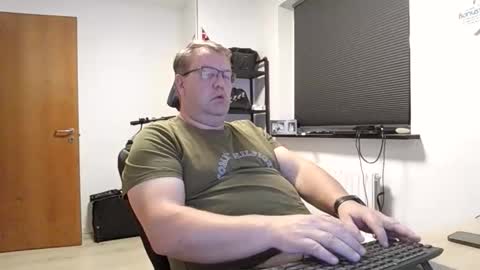 henrikrp1971 online show from October 17, 5:50 pm