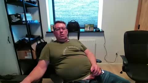 henrikrp1971 online show from April 23, 4:08 pm