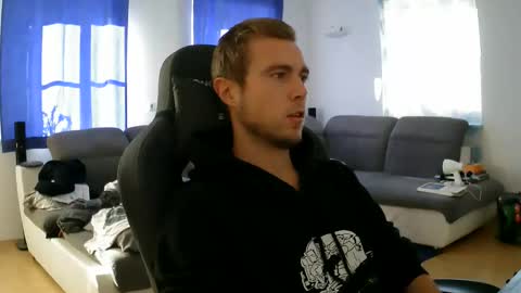 John Pearl online show from November 6, 10:40 am