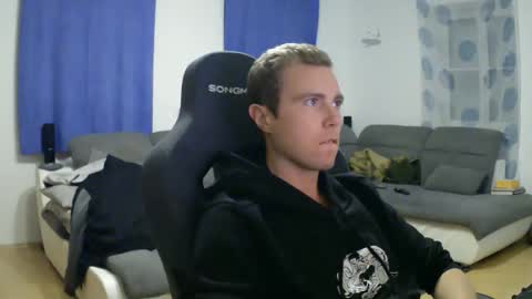 John Pearl online show from April 8, 7:06 pm