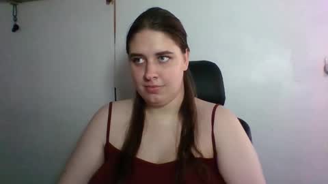 Snapshot of hess_luna_ chatting on October 21, 9:25 am hess_luna_ online show from October 21, 9:25 am