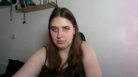 Snapshot of hess_luna_ chatting on October 23, 9:44 am hess_luna_ online show from October 23, 9:44 am