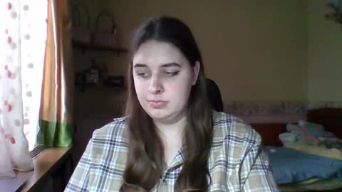 hess_luna_ online show from November 24, 10:14 am