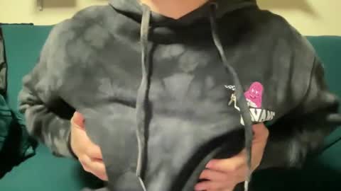 Snapshot of heybluebabe chatting on February 20, 1:40 pm Blue  online show from February 20, 1:40 pm