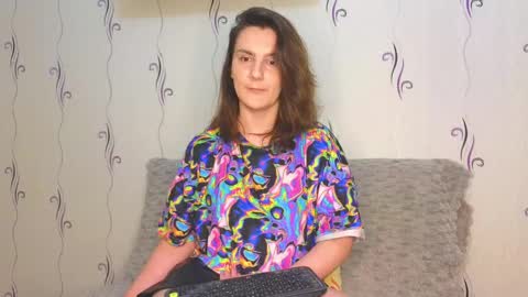 Heyy baddie online show from April 7, 8:22 pm