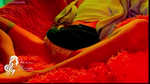 Gwen Elise online show from October 29, 4:42 pm