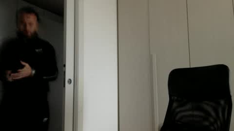 hhombre online show from January 15, 10:35 am