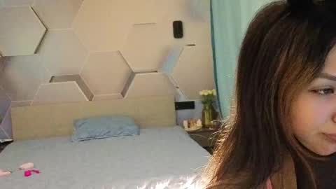 HIHIKA online show from April 14, 8:01 pm