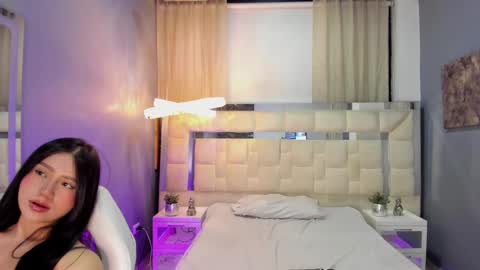HIILARY online show from February 3, 11:47 pm