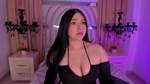 HIILARY online show from March 7, 11:05 pm