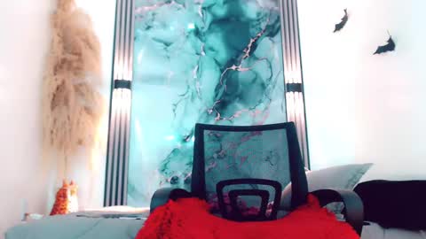 Hilary Avilan online show from September 10, 7:48 pm