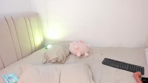 Hila online show from October 11, 1:10 am