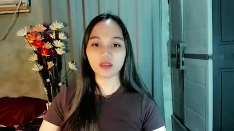 hilarymolly online show from April 11, 6:45 pm