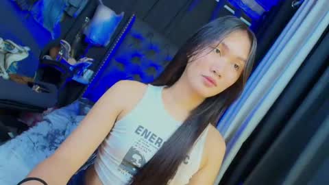 yuricah online show from January 28, 7:53 am