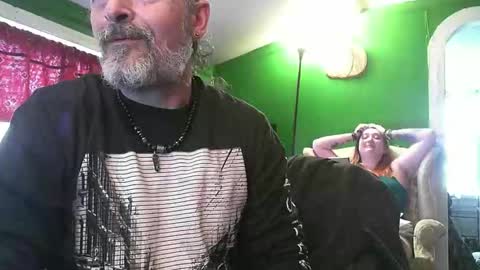 hippiedad333 online show from March 19, 9:53 pm