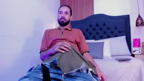 Hisoka online show from April 15, 8:20 pm