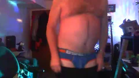 hobbes80 online show from December 31, 5:11 am