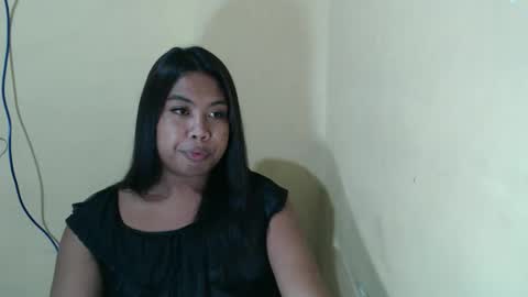 Layla3 online show from April 18, 11:12 am