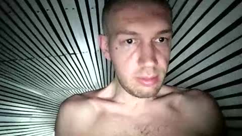 hola_homo online show from April 6, 8:37 am