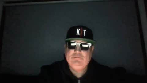 holden_minutz online show from May 13, 8:24 am