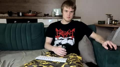 Snapshot of holdonbitch chatting on September 17, 9:18 pm Misha and Stacy online show from September 17, 9:18 pm