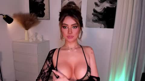 Ms. Laura online show from January 15, 11:35 pm