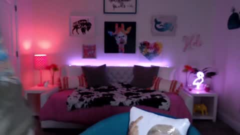 Holi Hurricane online show from December 18, 4:41 am