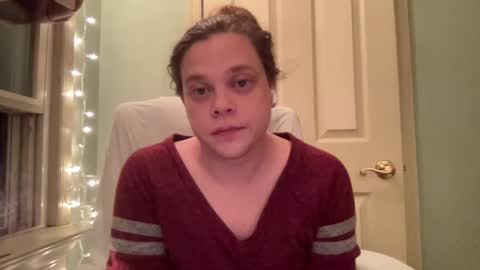 Snapshot of holly23hopefull chatting on December 30, 10:10 am Hollys Drive threw Side Of CB. online show from December 30, 10:10 am