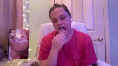 Snapshot of holly23hopefull chatting on December 18, 1:26 am Hollys Drive threw Side Of CB. online show from December 18, 1:26 am