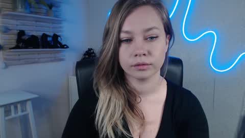 Holly online show from February 24, 12:20 am