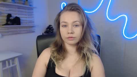 Holly online show from February 11, 5:16 am