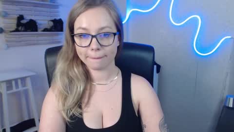 Holly online show from March 10, 6:38 am