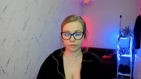 Holly online show from February 2, 8:38 pm
