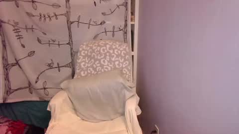 Snapshot of holly_bourbon chatting on September 13, 2:58 am holly_bourbon online show from September 13, 2:58 am