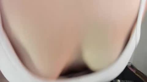 Holly online show from October 3, 9:45 pm