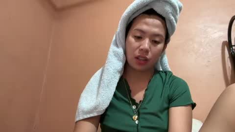 holly_wyn online show from August 3, 12:34 am
