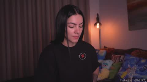 Holly Linder online show from September 10, 2:45 am