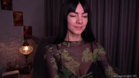 Holly Linder online show from February 6, 5:03 am