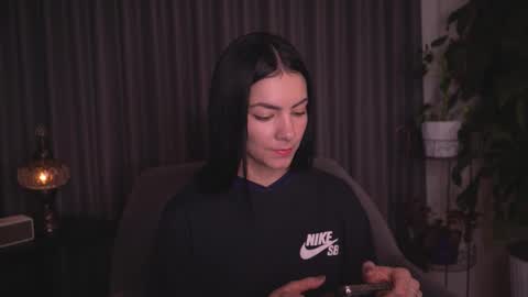 Holly Linder online show from September 18, 2:48 am