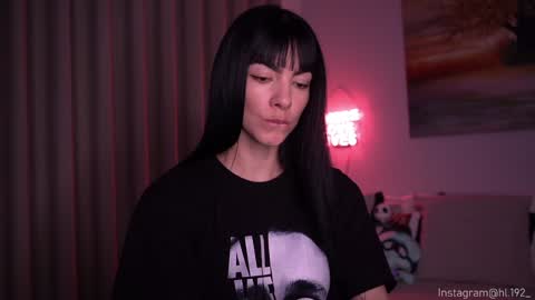 Holly Linder online show from January 30, 1:44 am