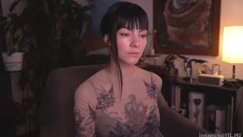 Holly Linder online show from November 9, 2:15 am