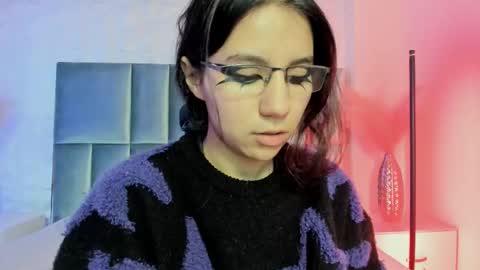 hollypeach_ online show from February 22, 3:14 pm